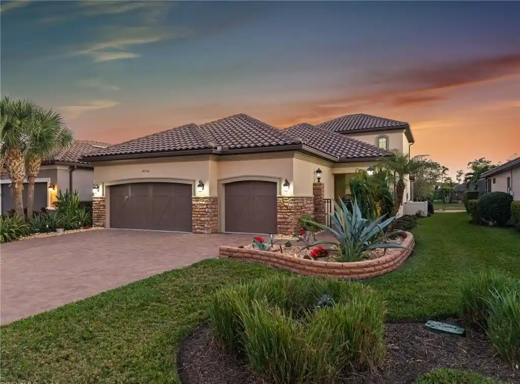 Turnkey Pool Home in Prestigious Esplanade