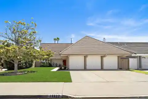 Fabulous Beach-Close Home