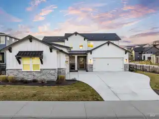 Spectacular Home in Highly Coveted Harris North