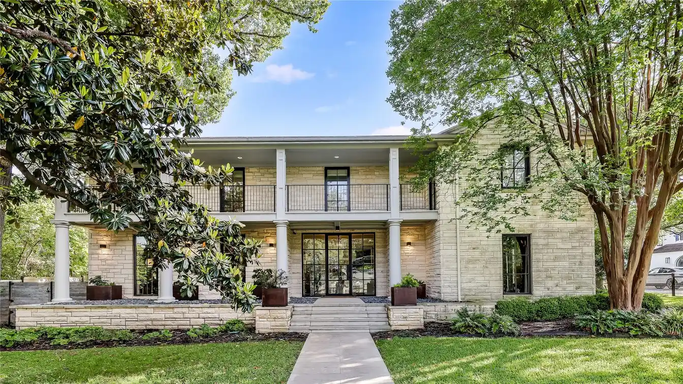 Luxury and Comfort in the Heart of Tarrytown