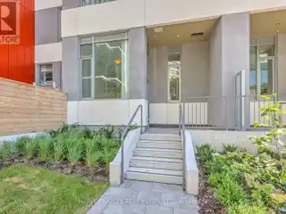 Contemporary Townhome Combining Comfort and Modern Flair