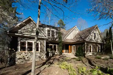 Custom Home in the Heart of Biltmore Lake