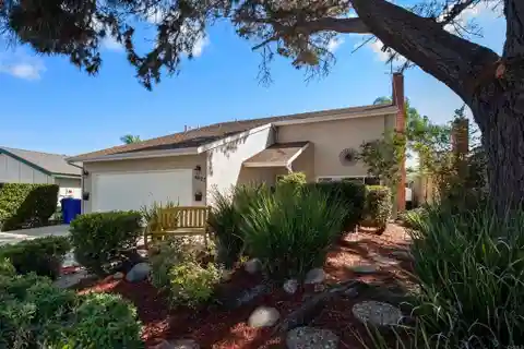 Well-Maintained Home in a Serene Home