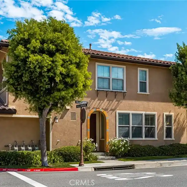 IDEAL HOME IN THE VILLAGIO NEIGHBORHOOD