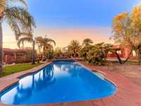 UNIQUE PROPERTY BLENDING ELEGANCE AND COMFORT