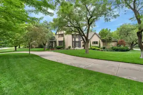 Exceptional Home in the Woodland Estates at Lakepoint