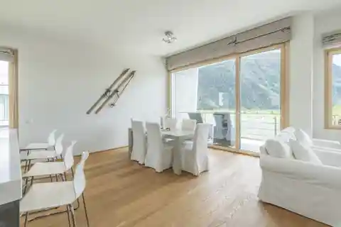 Modern Generously Sized Holiday Flat with Mountain Views in Samedan