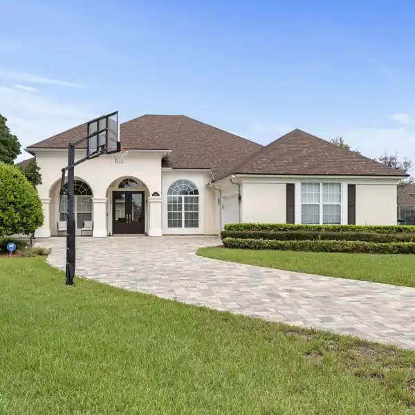 WONDERFULLY UPGRADED DEERCREEK COUNTRY CLUB HOME