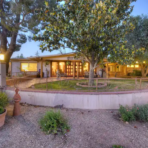 HORSE THIEF RANCH