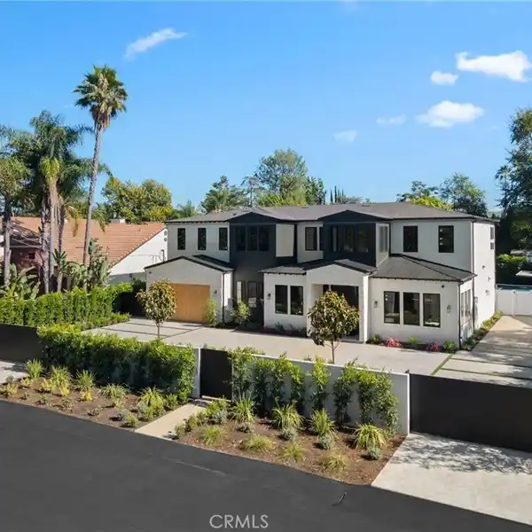 EXQUISITE CUSTOM GATED ESTATE