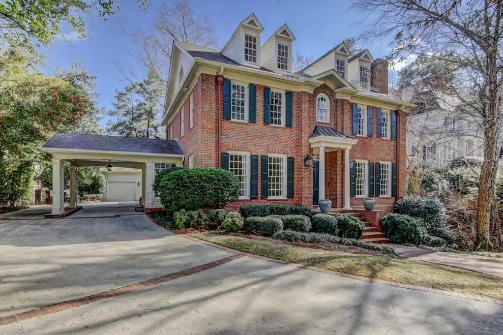 Updated Home in Quiet Cul-de-sac Close to Everything