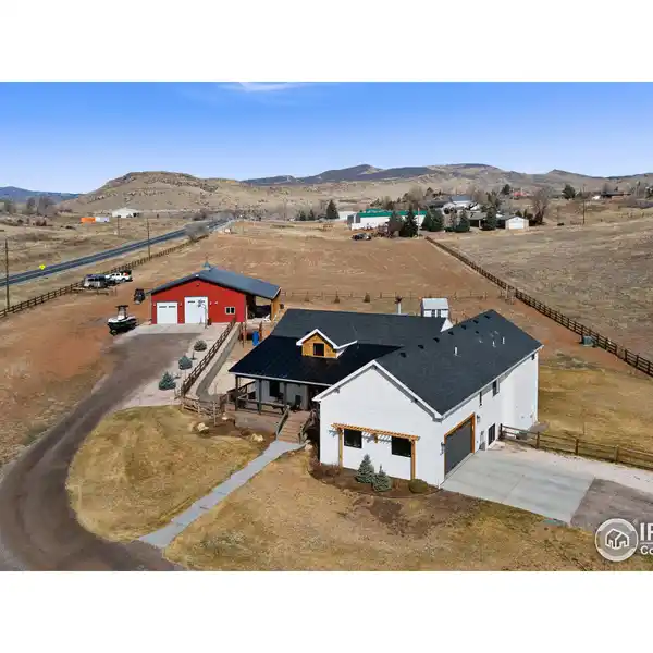 LUXURY COUNTRY LIVING ON FIVE ACRES