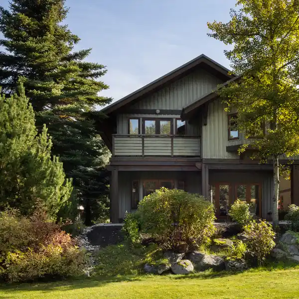 WHISTLER CHALET ON WORLD-CLASS GOLF COURSE