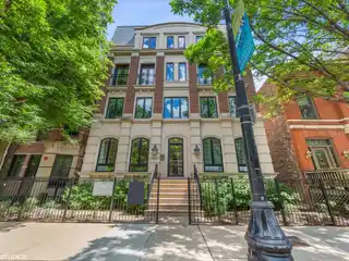 Gorgeous Four Bedroom Duplex