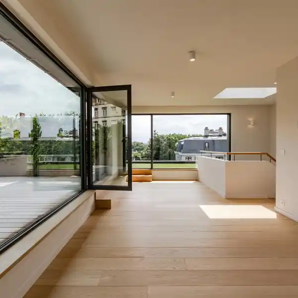 ELEGANT AVENUE STUNNER WITH MODERN RENOVATION