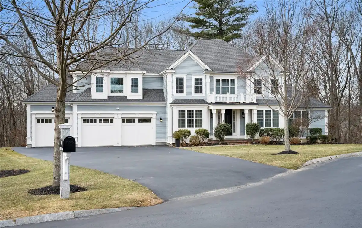 Outstanding Custom Transitional Colonial