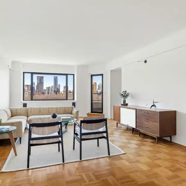 GRAND SCALE TWO BEDROOM IN PREMIER FIFTH AVENUE COOPERATIVE