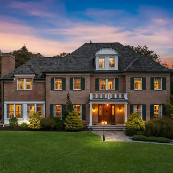 MASTERFULLY CRAFTED GATED ESTATE