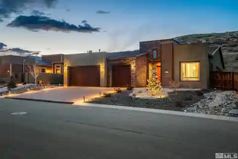 Stunning Single-level Home in the Cliffs