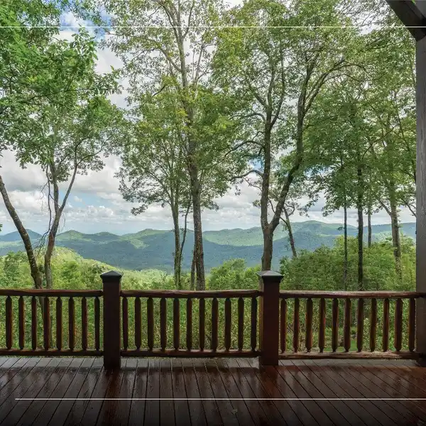 AUTHENTIC LOG HOME - A TRUE MOUNTAIN SANCTUARY