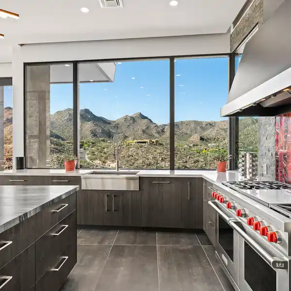 UNIQUE DESERT MODERN RESIDENCE