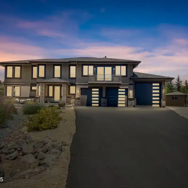 STUNNING LUXURY CUSTOM ESTATE HOME WITH BREATHTAKING VIEWS