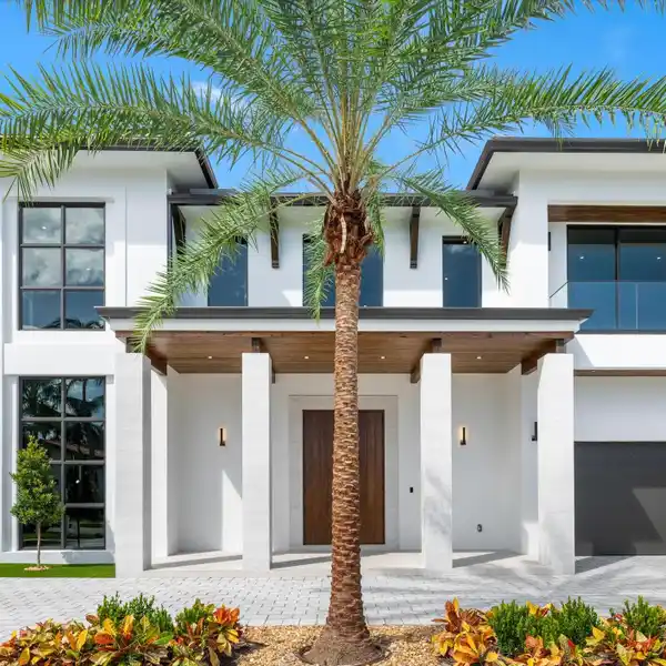 EXTRAORDINARY CUSTOM HOME IN MIZNER PARK