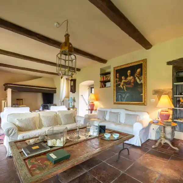 HISTORIC TUSCAN FARMHOUSE WITH PANORAMIC VIEWS