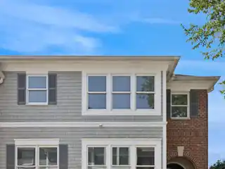 Beautiful Corner Unit Townhome in Hinsdale