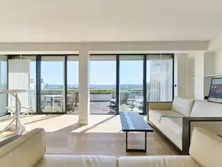 Terraced Penthouse with Spectacular City Views