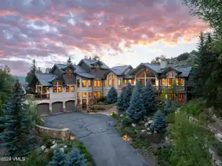 Exquisite Home in Singletree