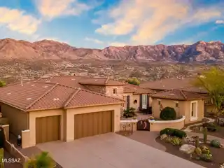 Outstanding Property with Panoramic Mountain Views