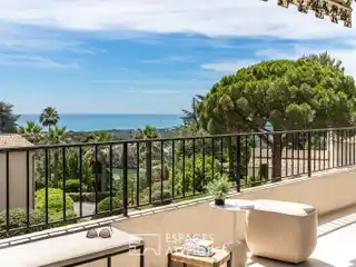 Redesigned Apartment in the Prestigious Hauts De Vaugrenier Area