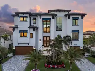 Coastal Luxury Meets Gulf Access