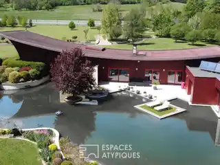 Majestic Contemporary Estate Amidst Nature’s Serenity