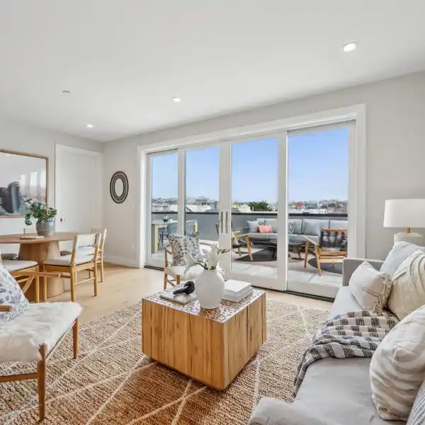 TOP FLOOR UNIT IN A NEWLY RENOVATED BOUTIQUE BUILDING