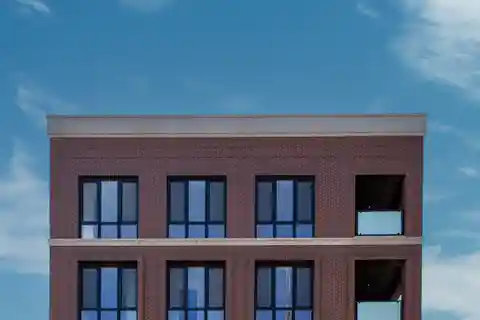 Gorgeous Duplex-Up in a Boutique West Loop Building