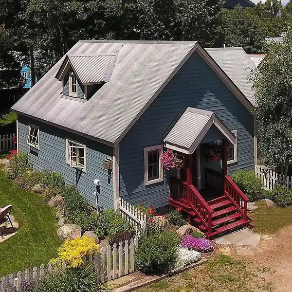 CHARMING HISTORIC HOME WITH ACCESSORY UNIT