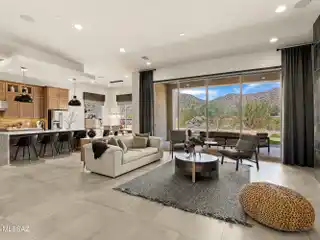 Golfside Brilliance with Designer Touches