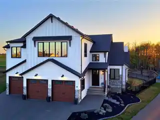 Spacious Sylvan Lake Home with Golf Simulator