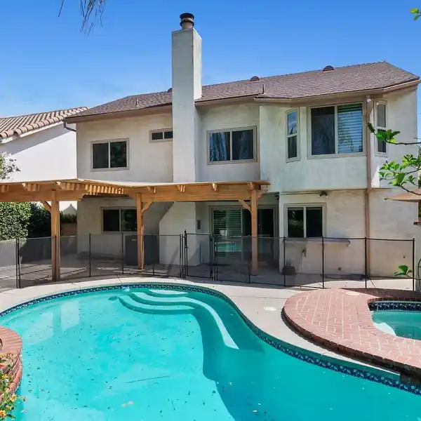 TARZANA GEM WITH MODERN UPGRADES AND CHARM