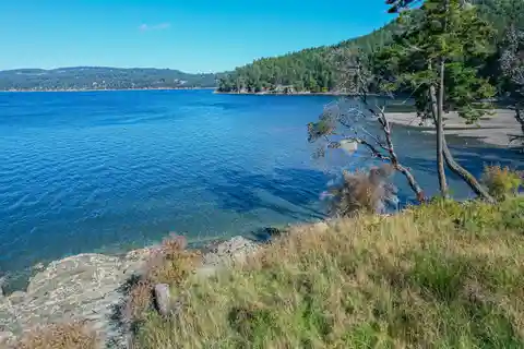 Rare, Beautiful Waterfront Lot