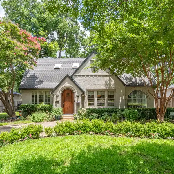 UPDATED RESIDENCE IN THE HEART OF THE PARK CITIES