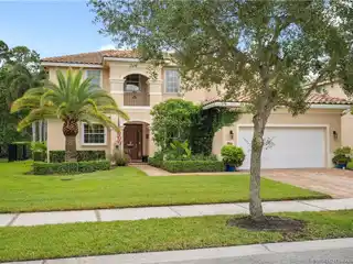 Comfort and Style in Highland's Reserve