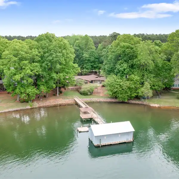 LAKE HOME WITH CHARACTER