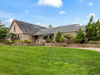 Sprawling Ranch Home in Coveted Great River