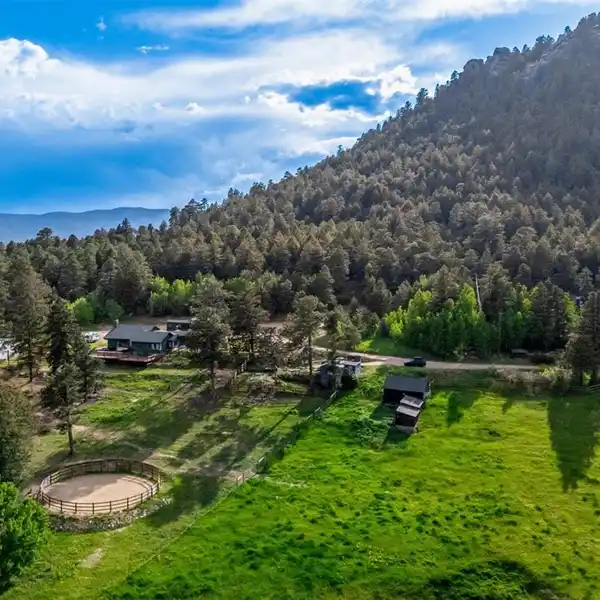 DOUBLEHEADER RANCH