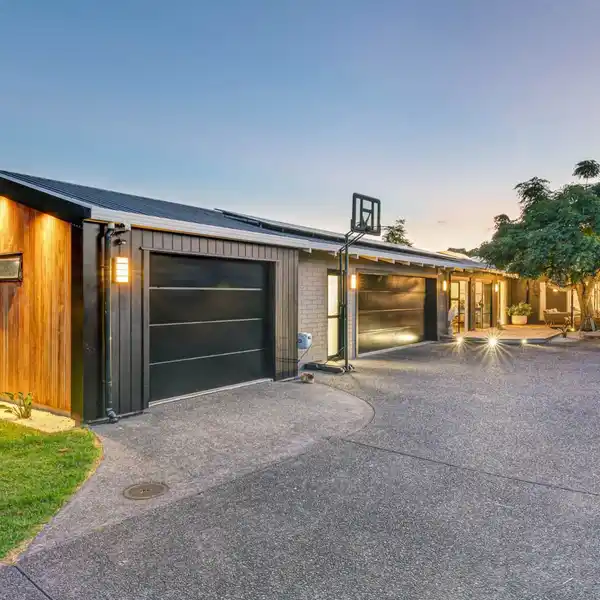 SECLUDED SEASIDE SANCTUARY