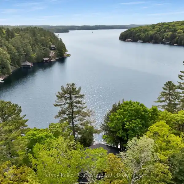 DREAM RETREAT ON ICONIC LAKE ROSSEAU