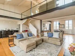 Completely Updated Classic Apartment